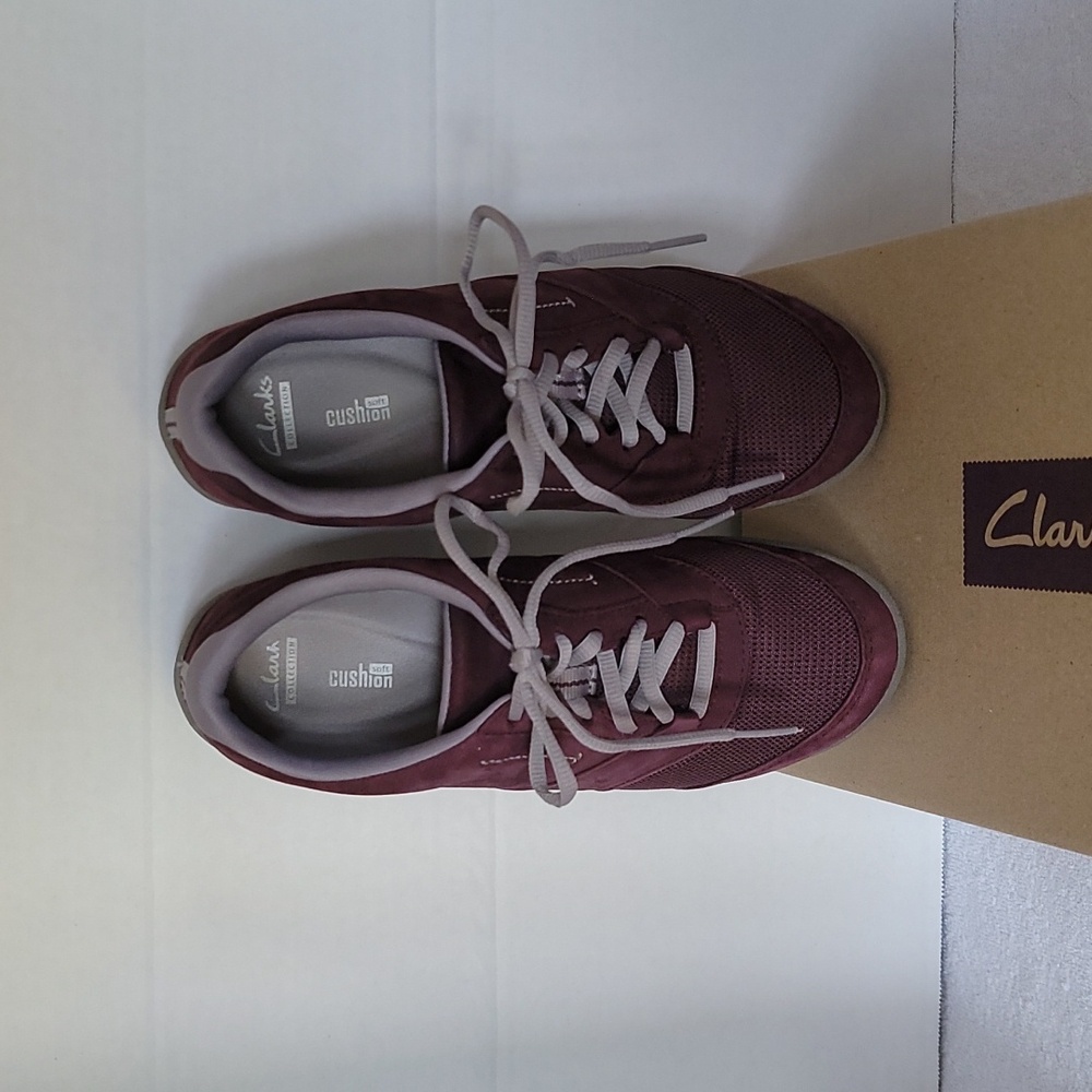 Clark's Teffa Hoyle women's size 8M sneakers in Aubergine